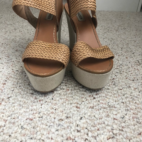 Steve Madden Woven wedged size 10 - Picture 3 of 7